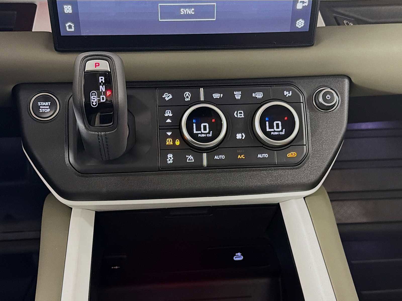 Used 2025 Land Rover Defender 110 S image 18