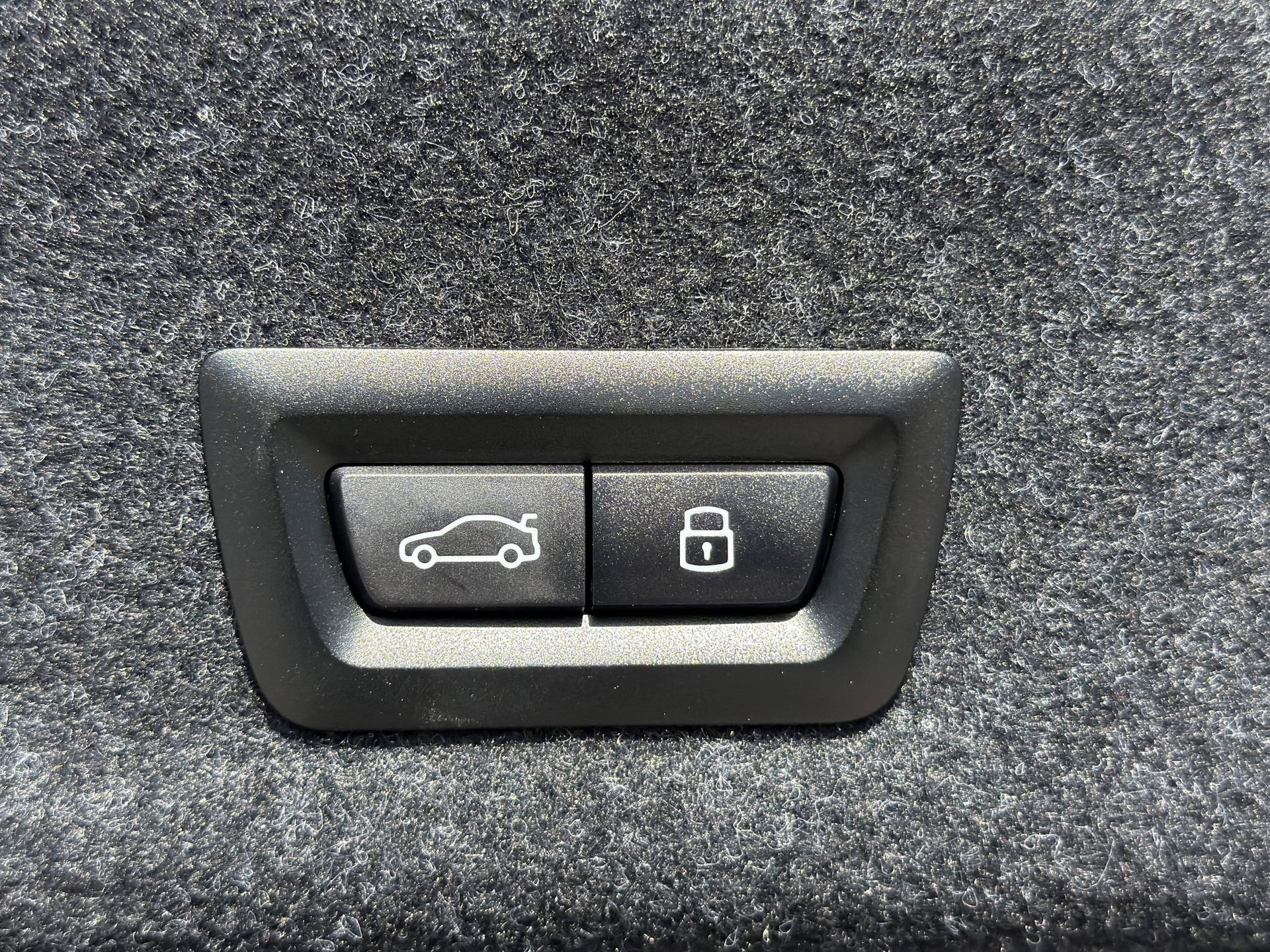 Certified 2025 BMW 330i xDrive Sedan image 12