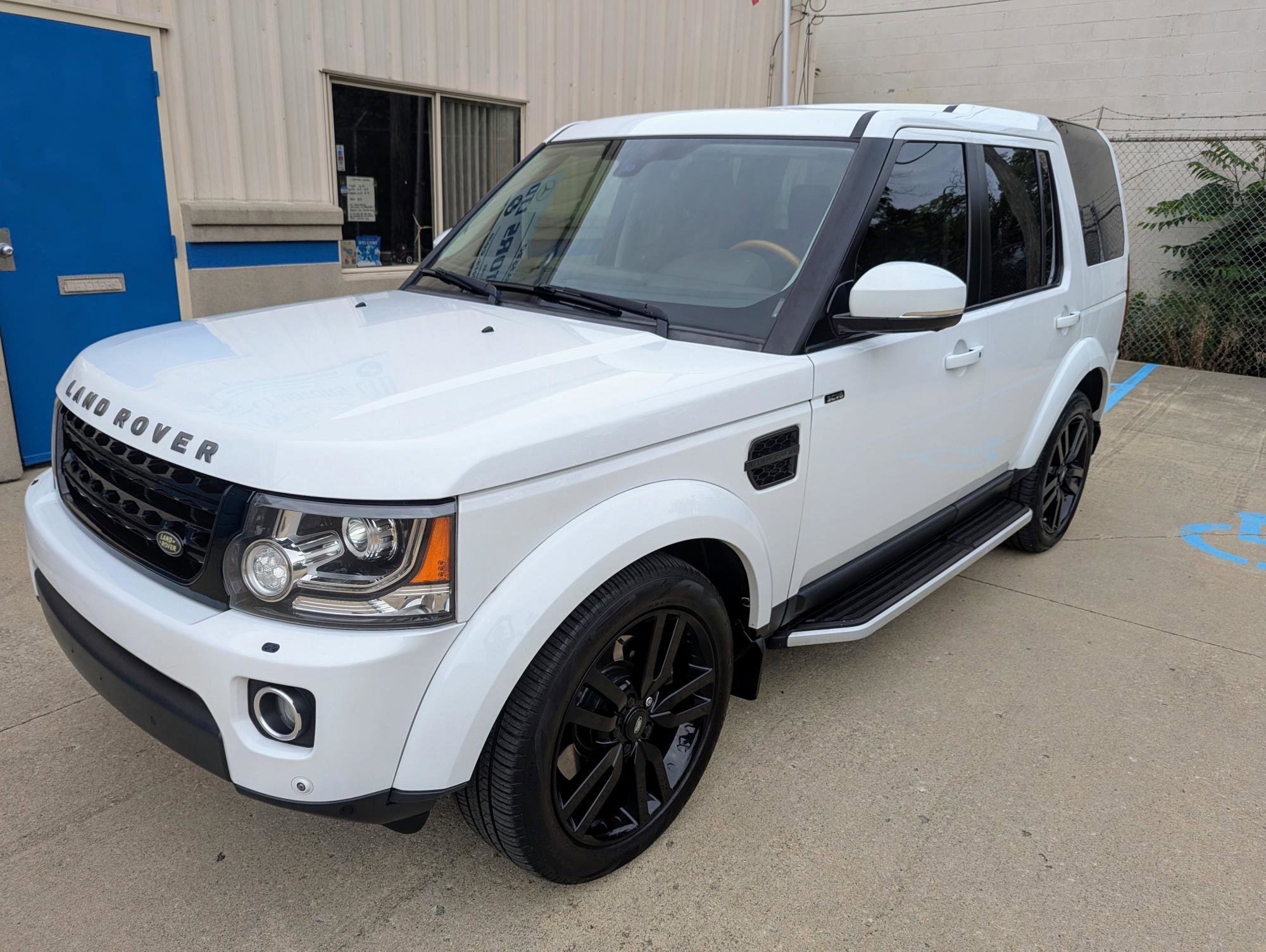 Used 2015 Land Rover LR4 HSE LUX