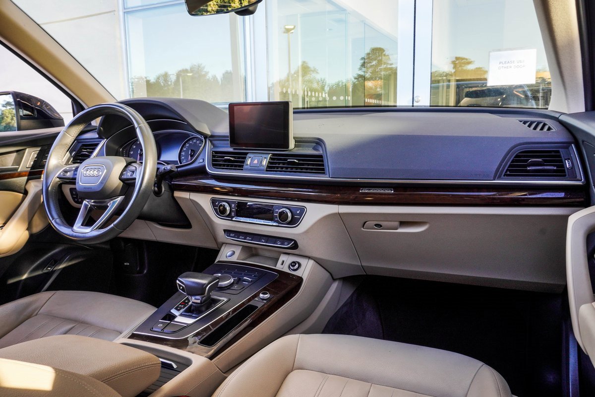 Used 2020 Audi Q5 2.0T Premium w/ Convenience Package image 14