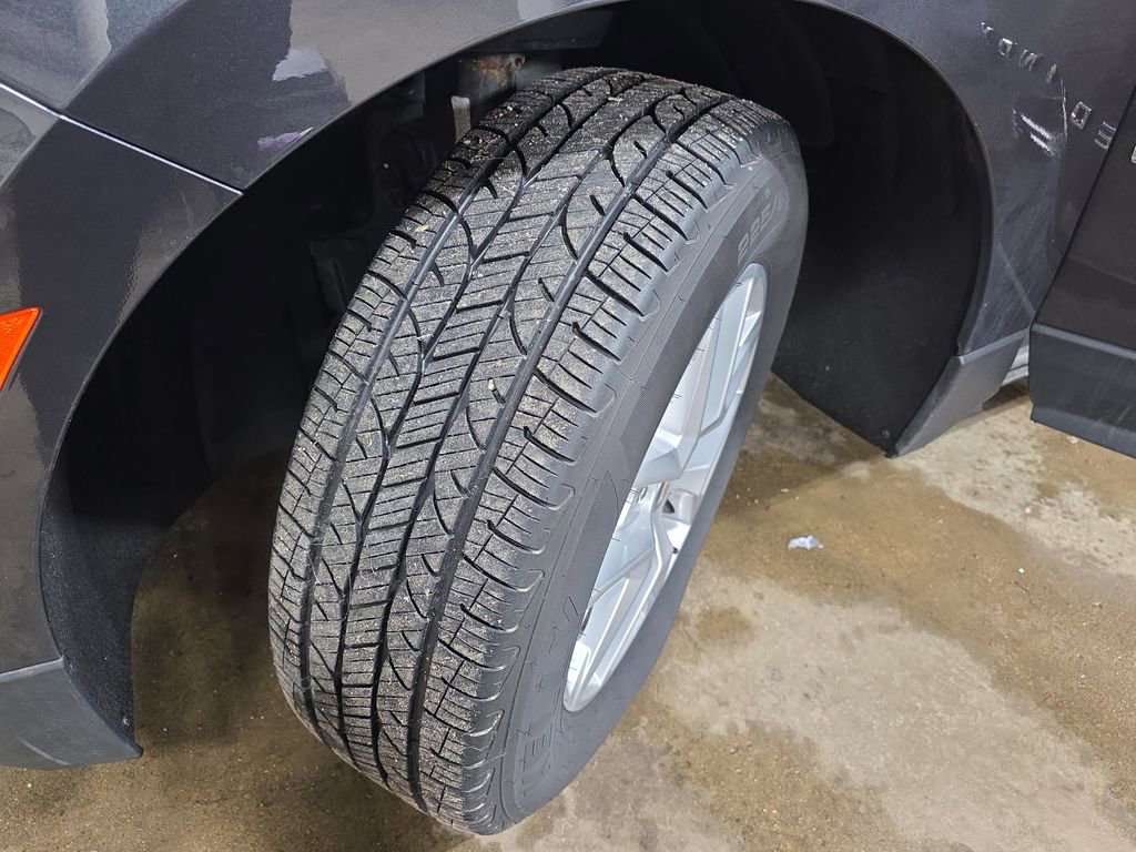 Used 2022 Chevrolet Equinox LT image 36