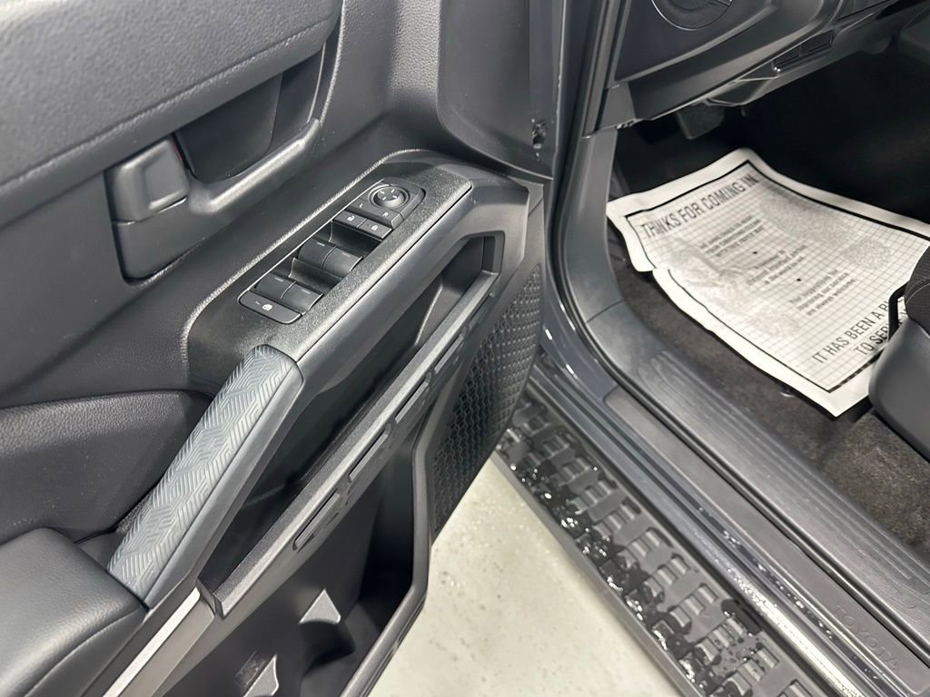 Used 2025 Toyota 4Runner SR5 image 9