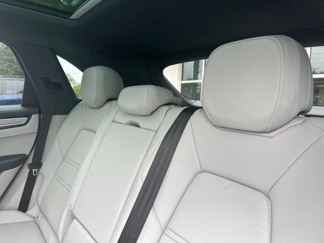 Used 2021 Porsche Cayenne AWD/4WD image 24