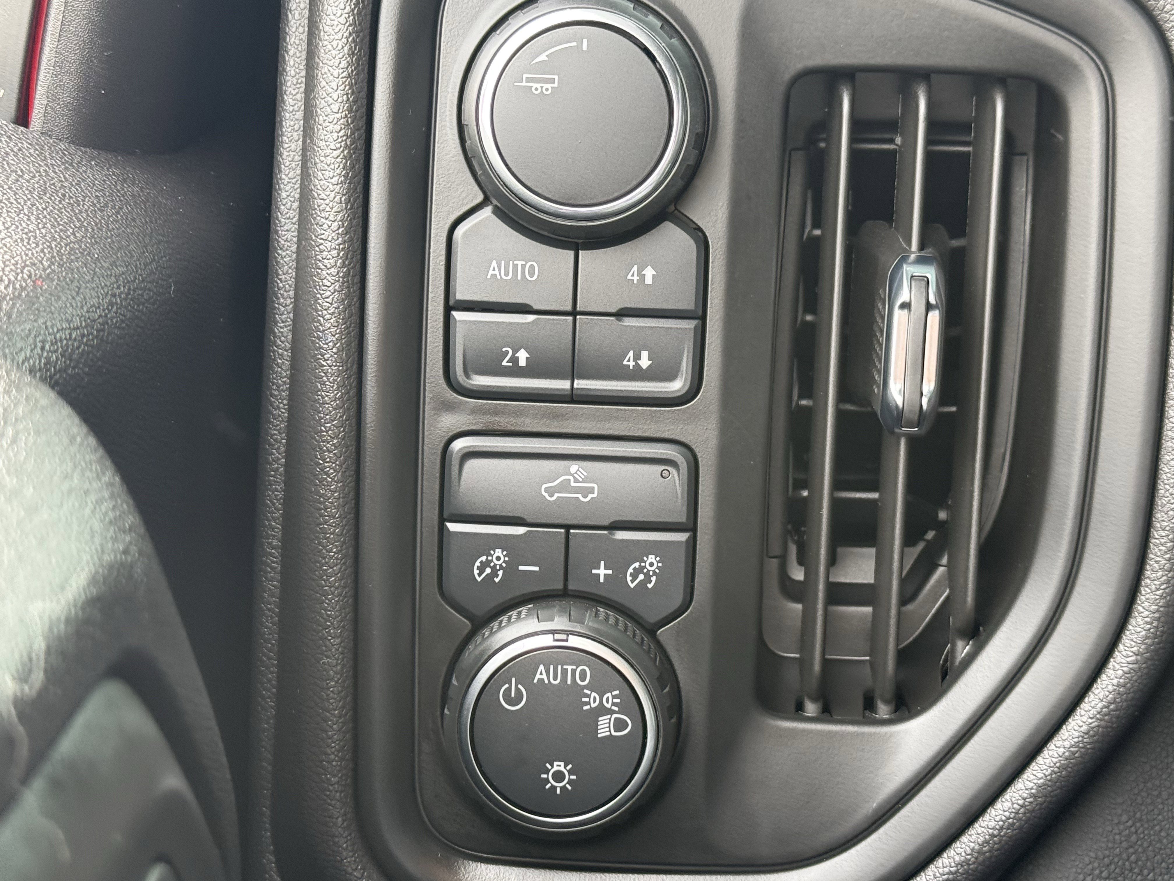 Used 2024 Chevrolet Silverado 1500 Custom Trail Boss w/ Turbomax Blackout Package image 23