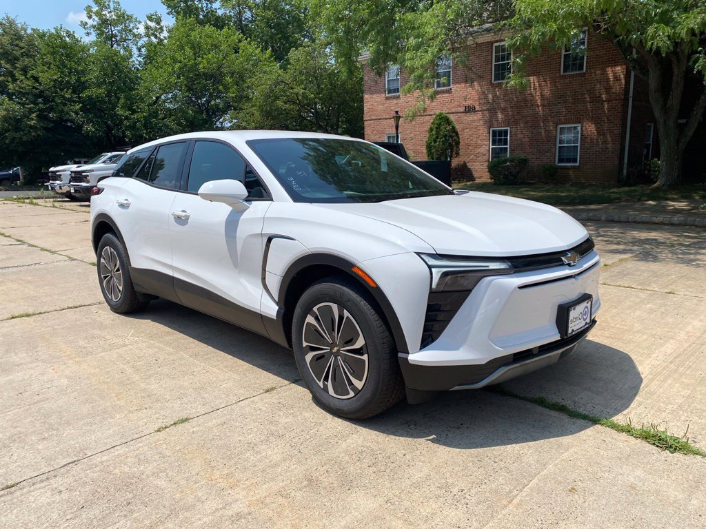 New 2026 Chevrolet Blazer EV LT AWD/4WD image 1