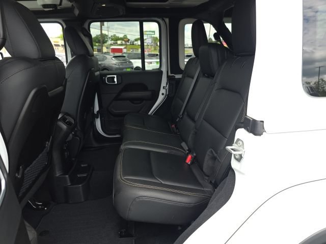 Used 2025 Jeep Wrangler Unlimited Sahara w/ Safety Group AWD/4WD image 32