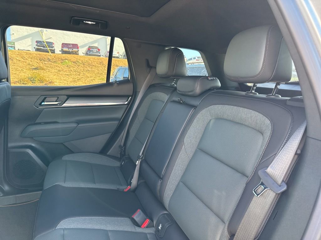 New 2026 GMC Terrain AT4 w/ LPO, Black Badging Package image 31