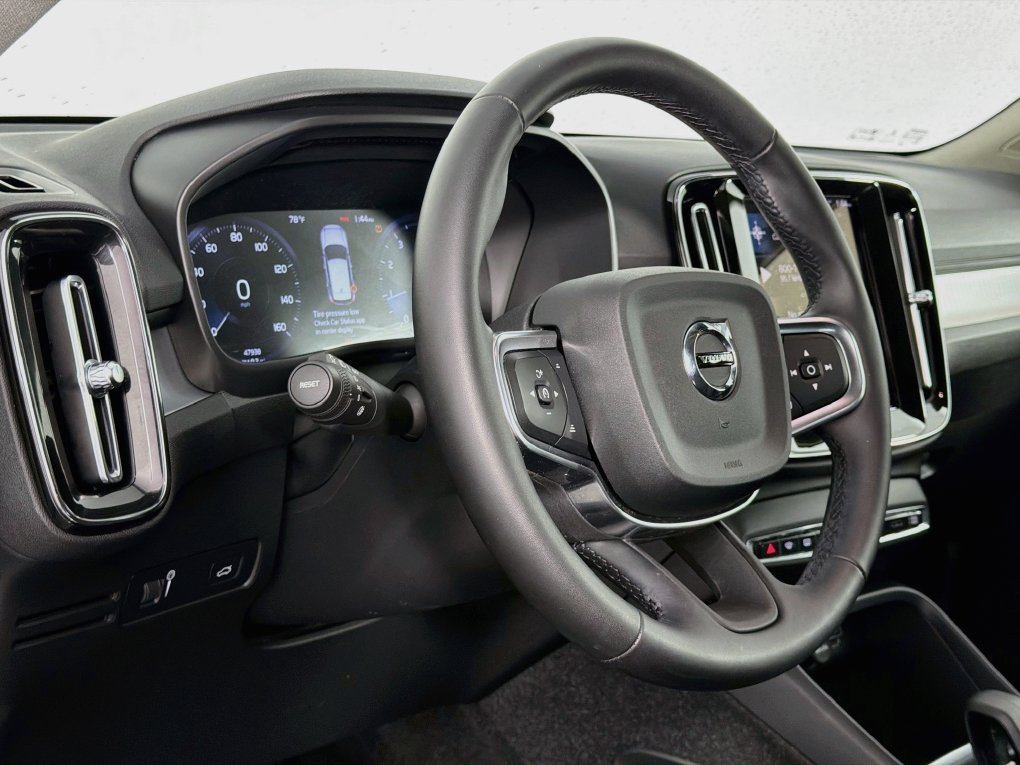 Used 2022 Volvo XC40 T5 Momentum w/ Premium Package AWD/4WD image 33