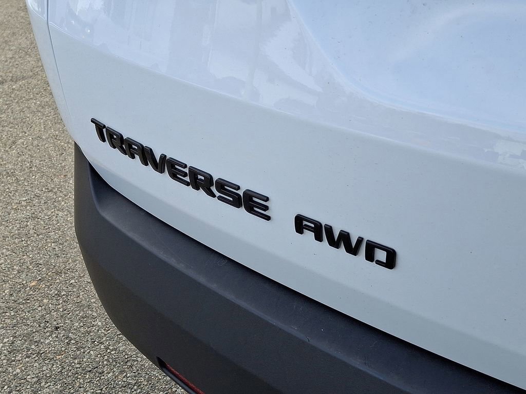 Used 2023 Chevrolet Traverse LS w/ Midnight/Sport Edition image 35