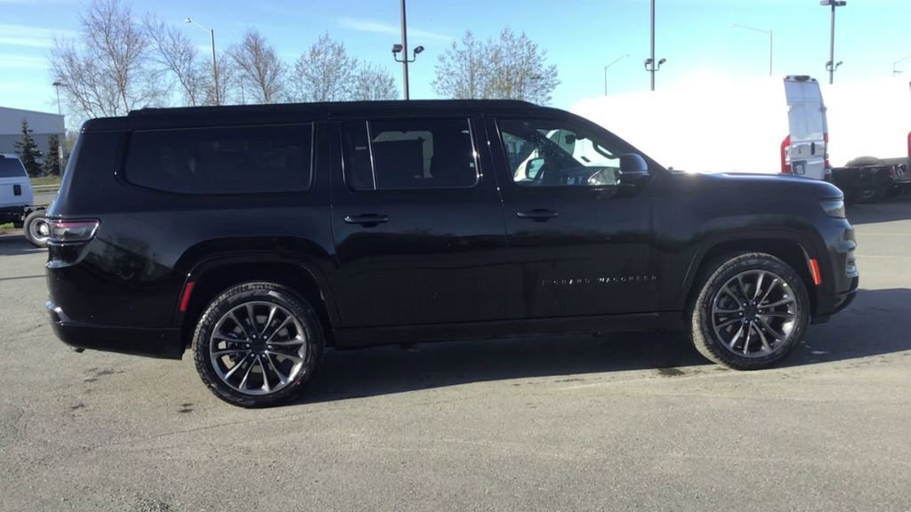 New 2025 Jeep Grand Wagoneer L Series II Obsidian w/ Quick Order Packagew 28T image 9