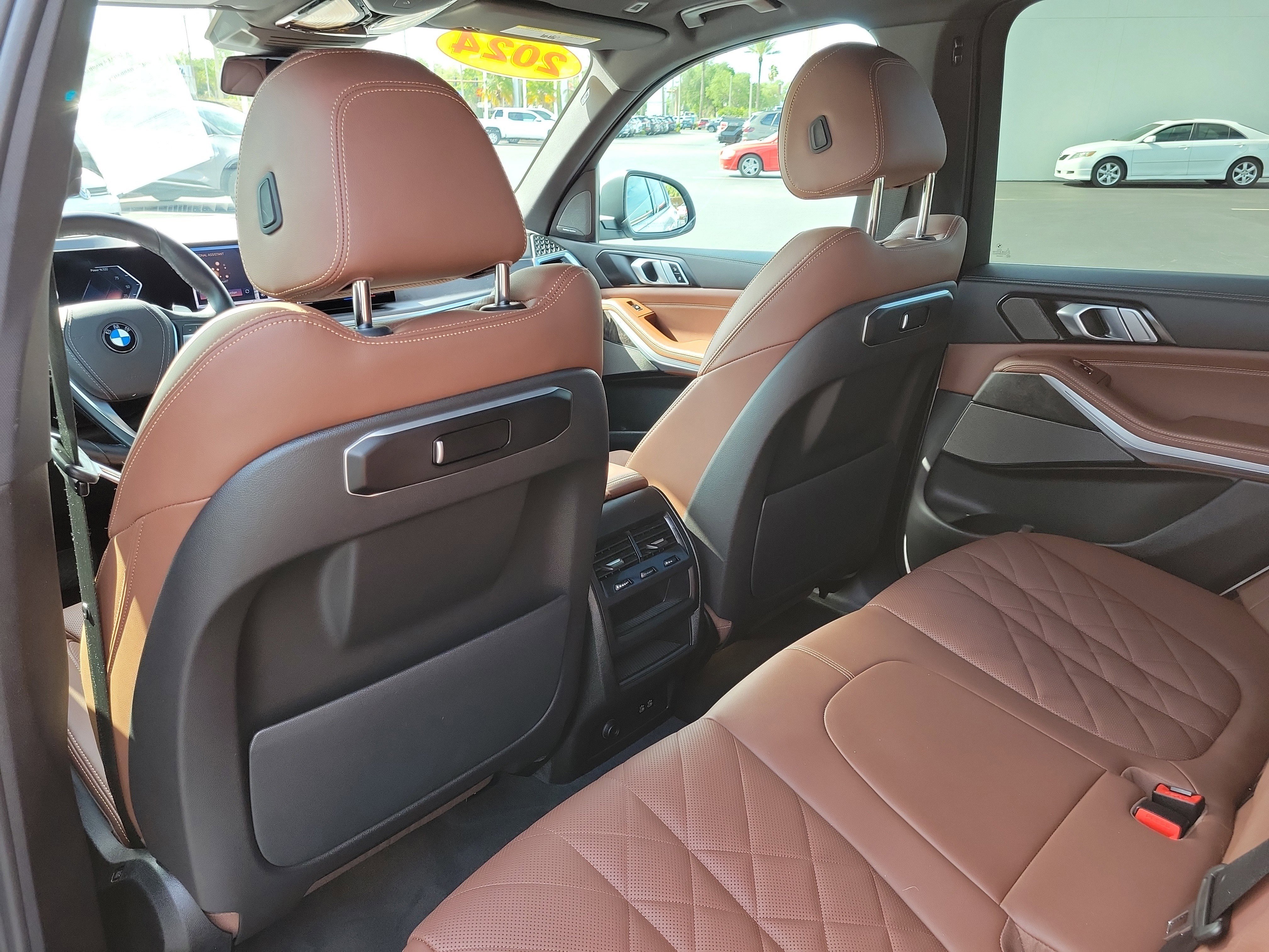 Used 2024 BMW X5 sDrive40i w/ Premium Package image 12