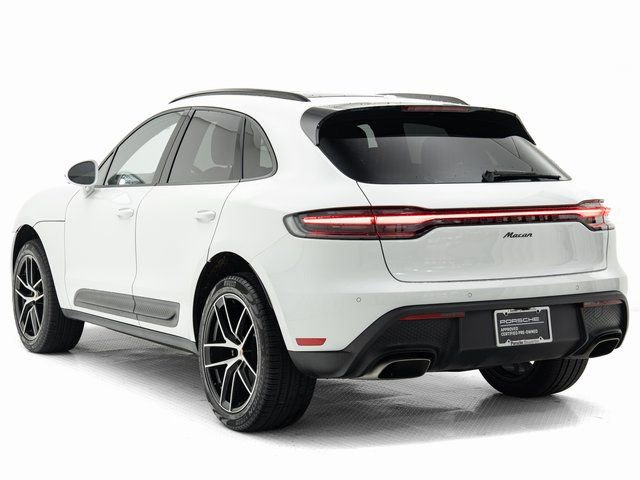 Certified 2025 Porsche Macan image 3