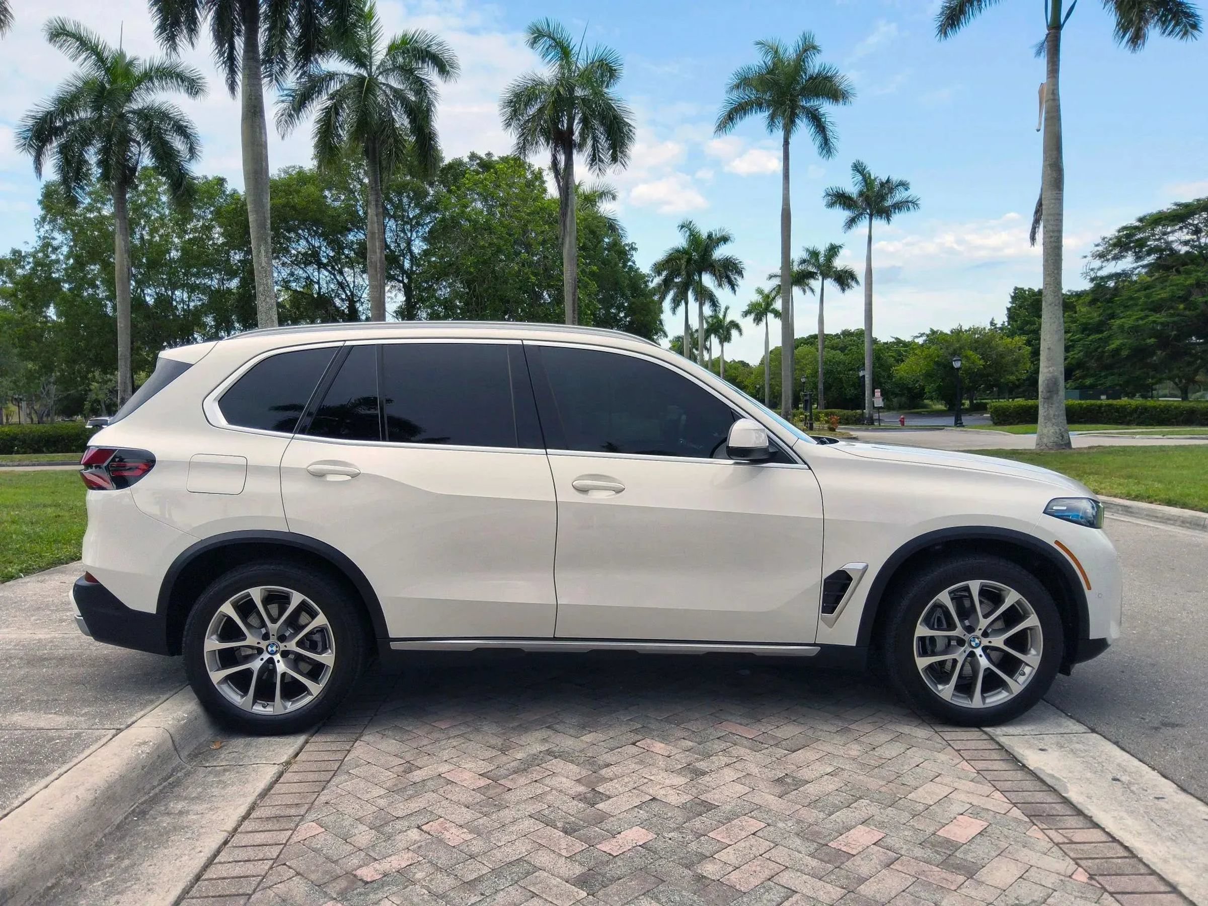 Used 2025 BMW X5 sDrive40i w/ Parking Assistance Package RWD image 22