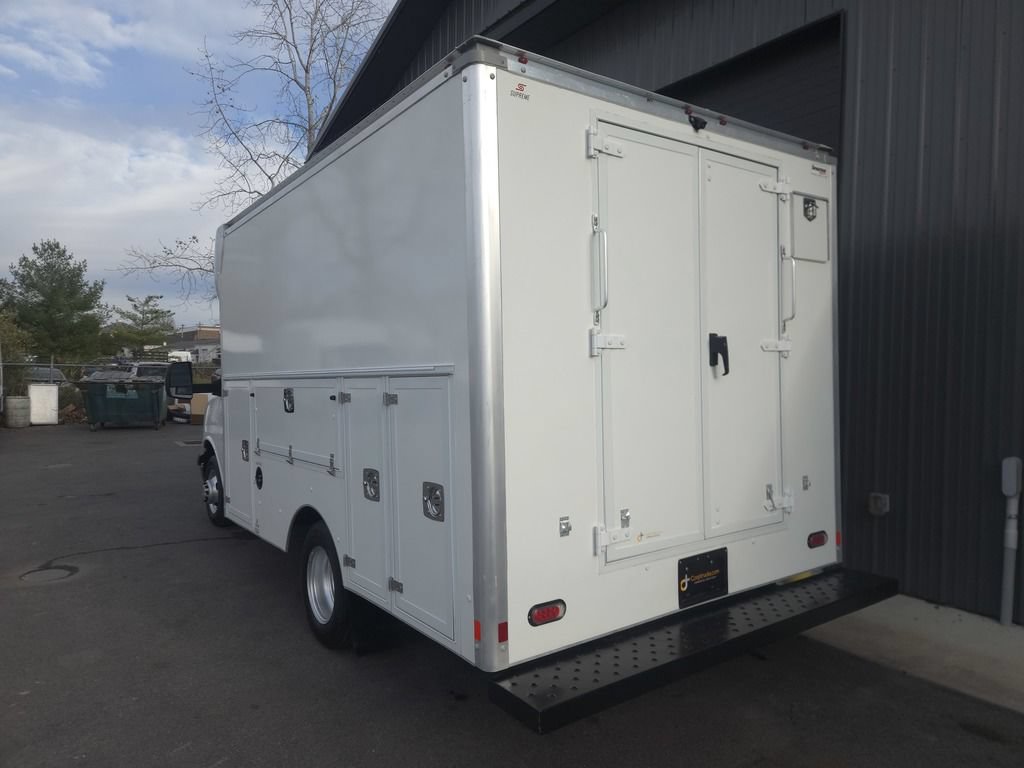 Used 2020 Chevrolet Express 3500 w/ Power Convenience Package RWD image 3