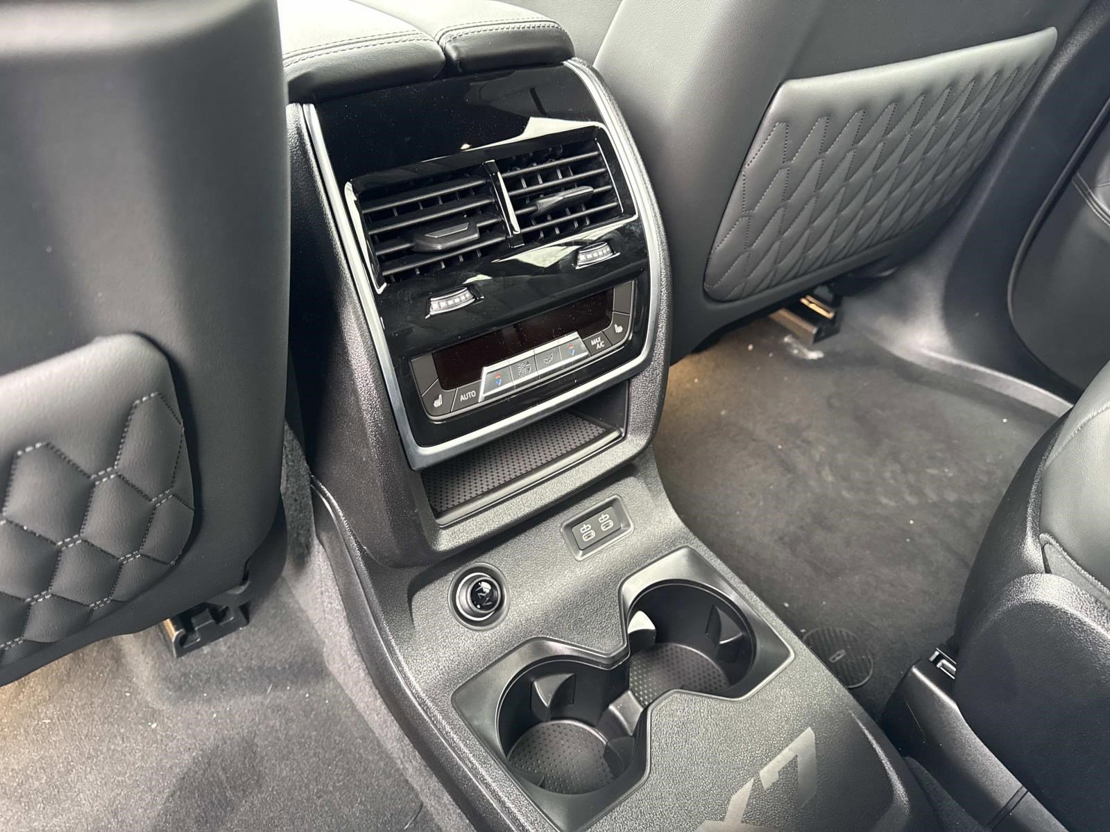 New 2026 BMW ALPINA XB7 image 22