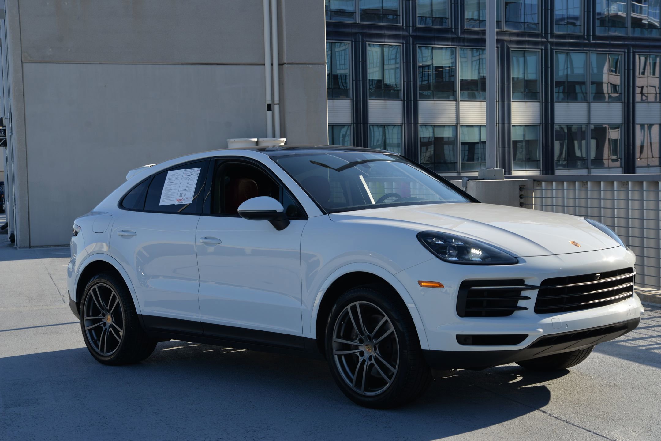 Certified 2023 Porsche Cayenne Platinum Edition image 7