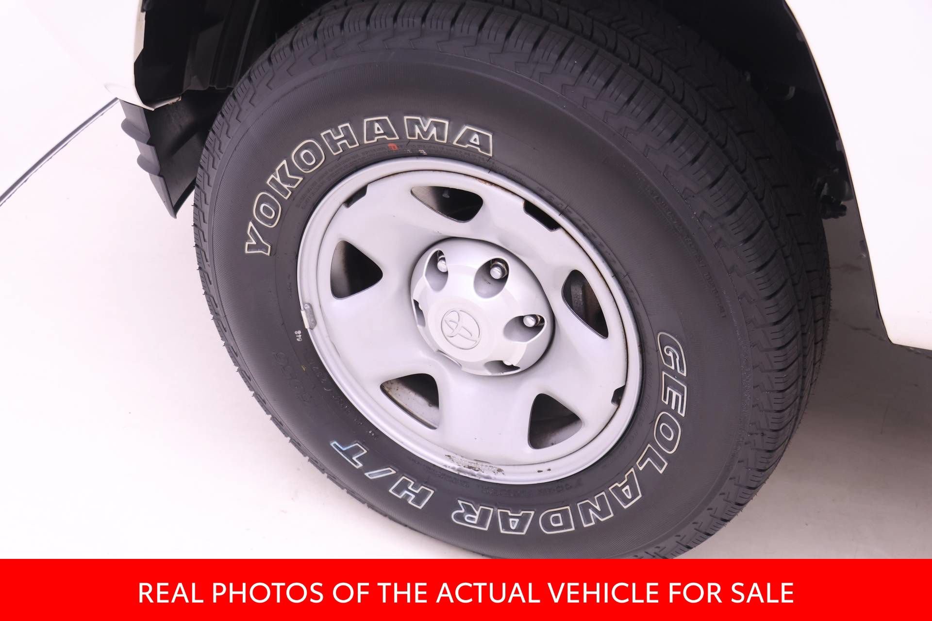 Certified 2023 Toyota Tacoma SR AWD/4WD image 16