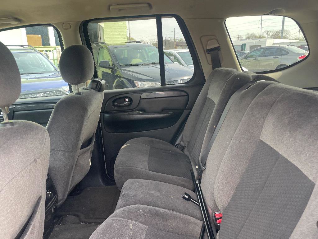 Used 2008 GMC Envoy SLE image 10