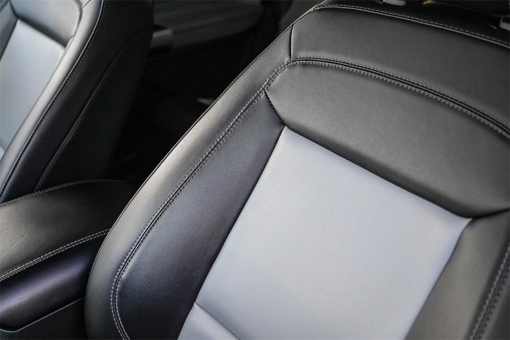 Used 2023 Ford Explorer XLT w/ Equipment Group 202A image 29