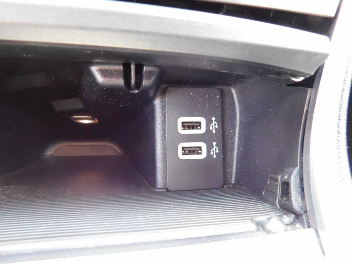 Used 2018 Ford Edge Titanium w/ Equipment Group 302A image 16