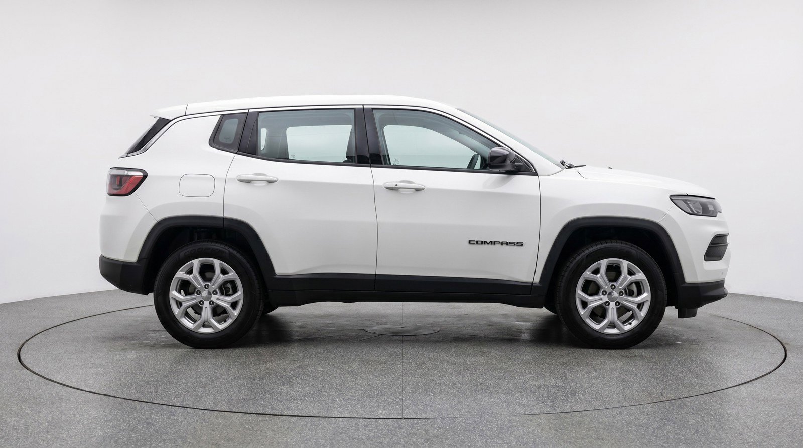 Used 2025 Jeep Compass Latitude AWD/4WD image 11