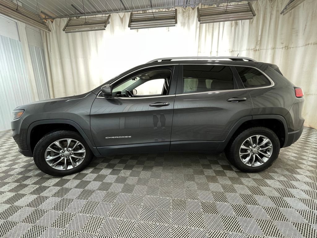 Used 2019 Jeep Cherokee Latitude Plus AWD/4WD image 13