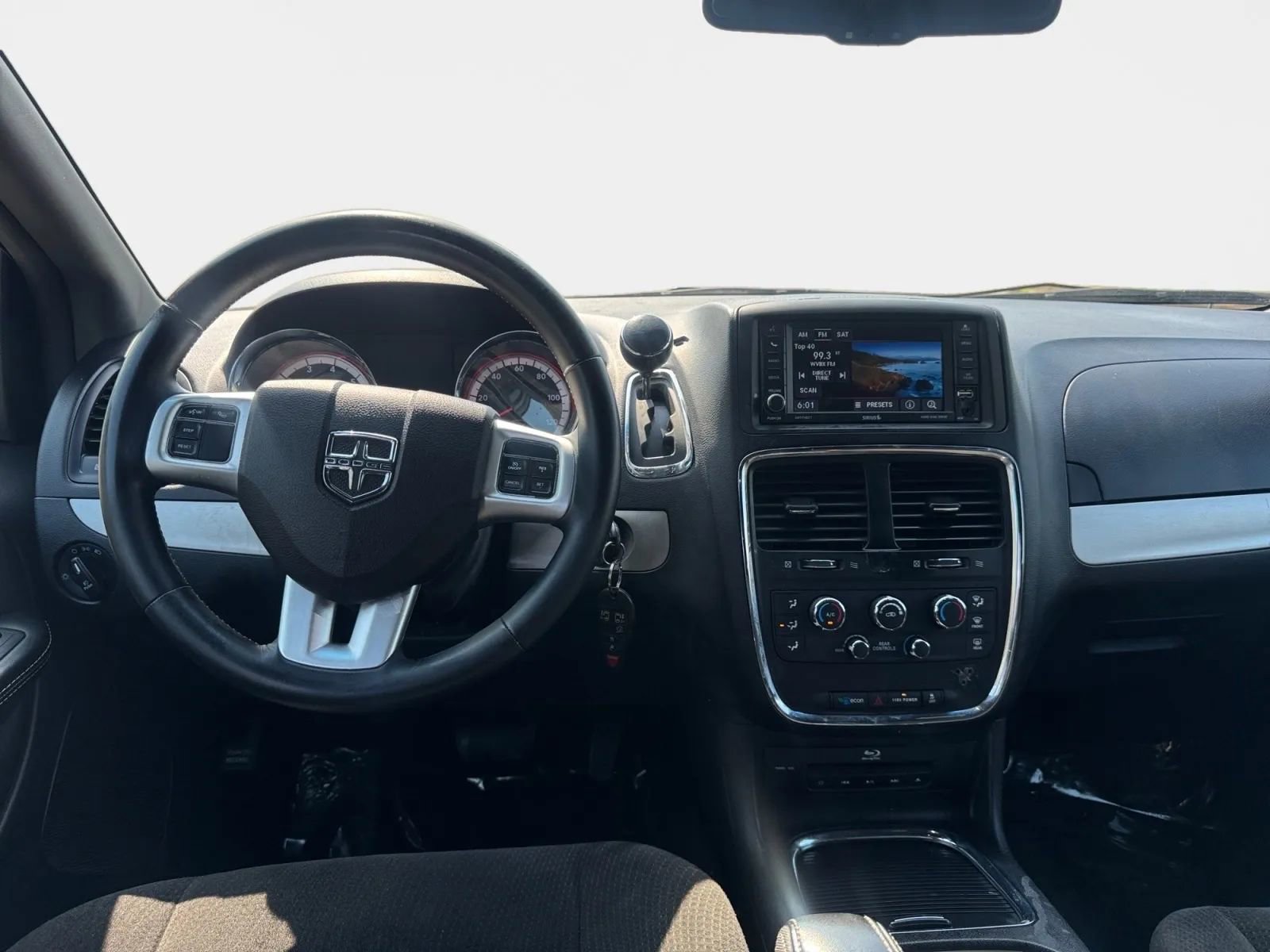 Used 2015 Dodge Grand Caravan SXT w/ Blacktop Package image 13
