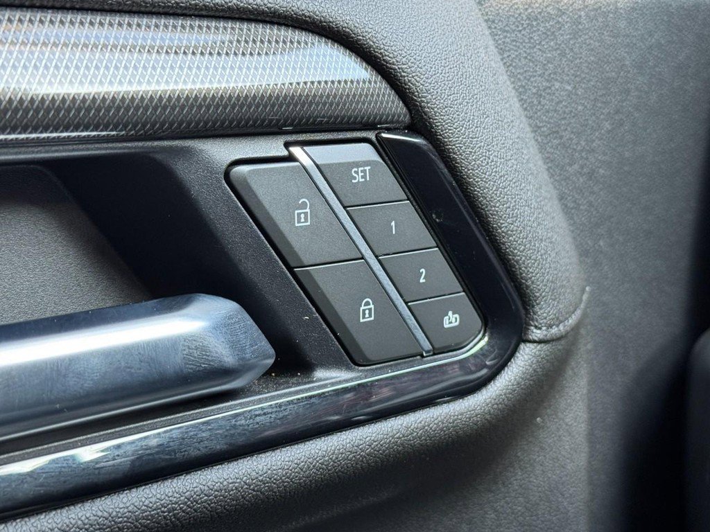 Used 2025 GMC Sierra 1500 AT4 w/ AT4 Premium Package image 16