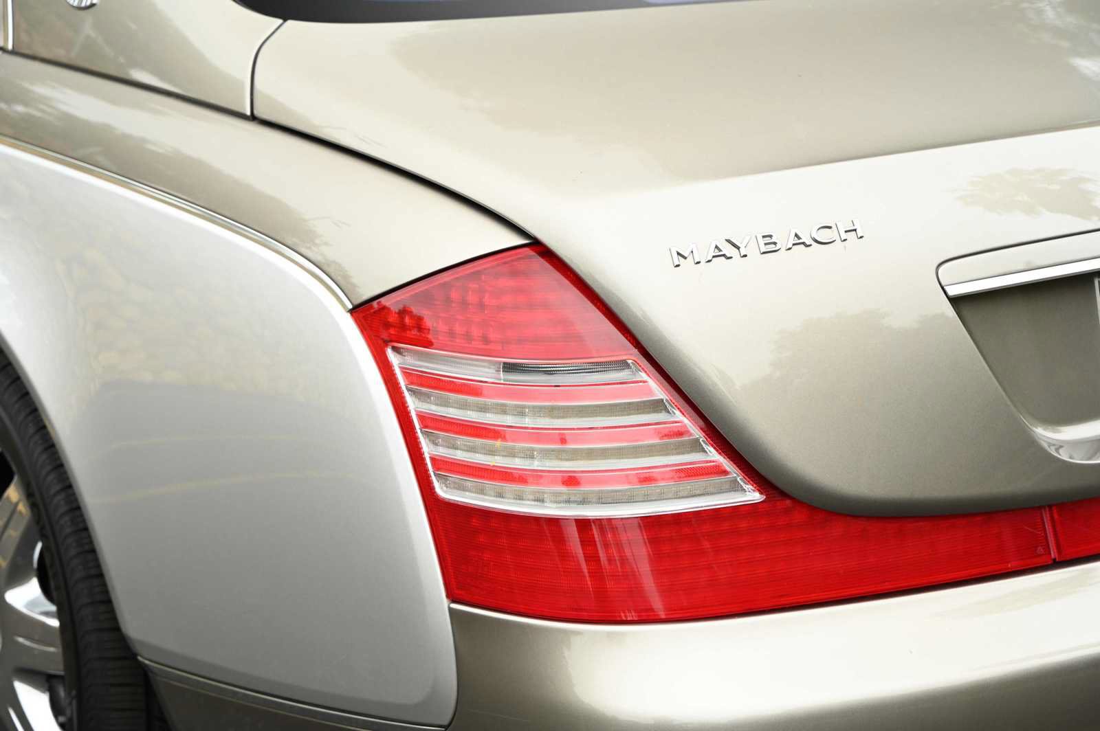 Used 2005 Maybach 57 RWD image 7