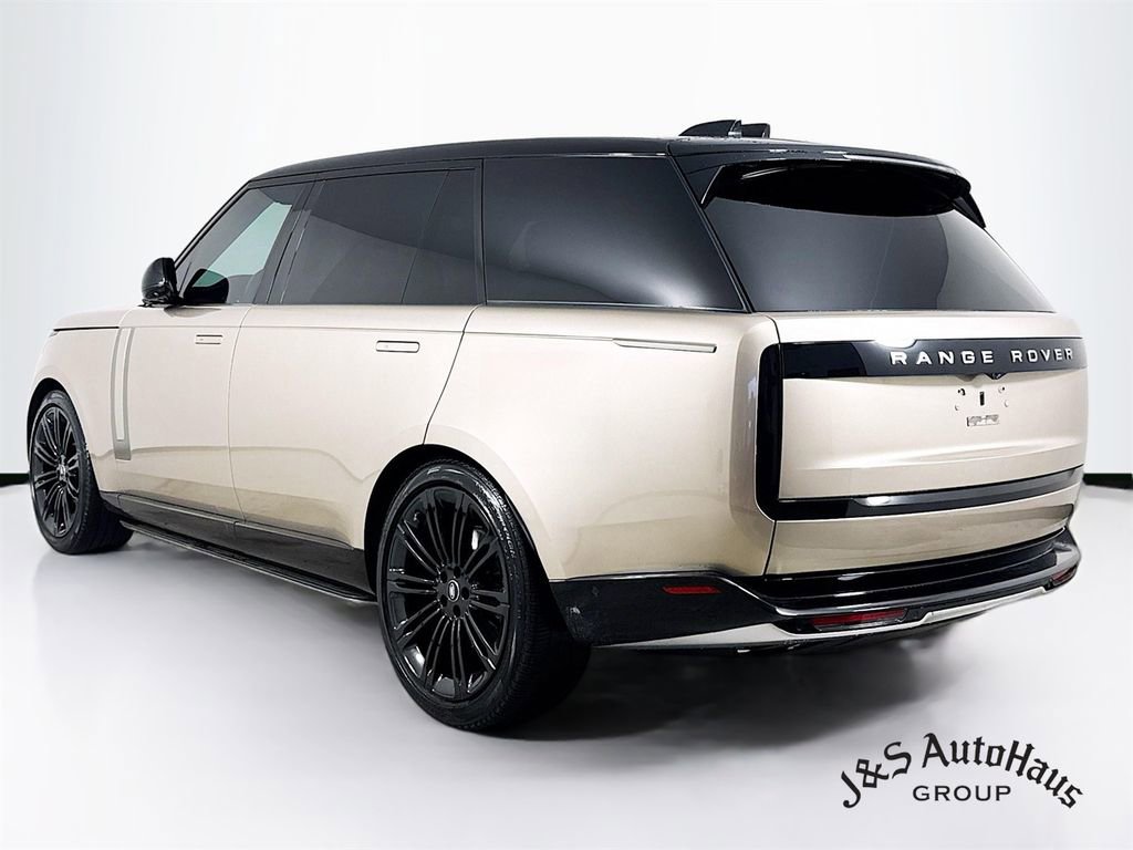 Used 2024 Land Rover Range Rover Long Wheelbase SE image 5