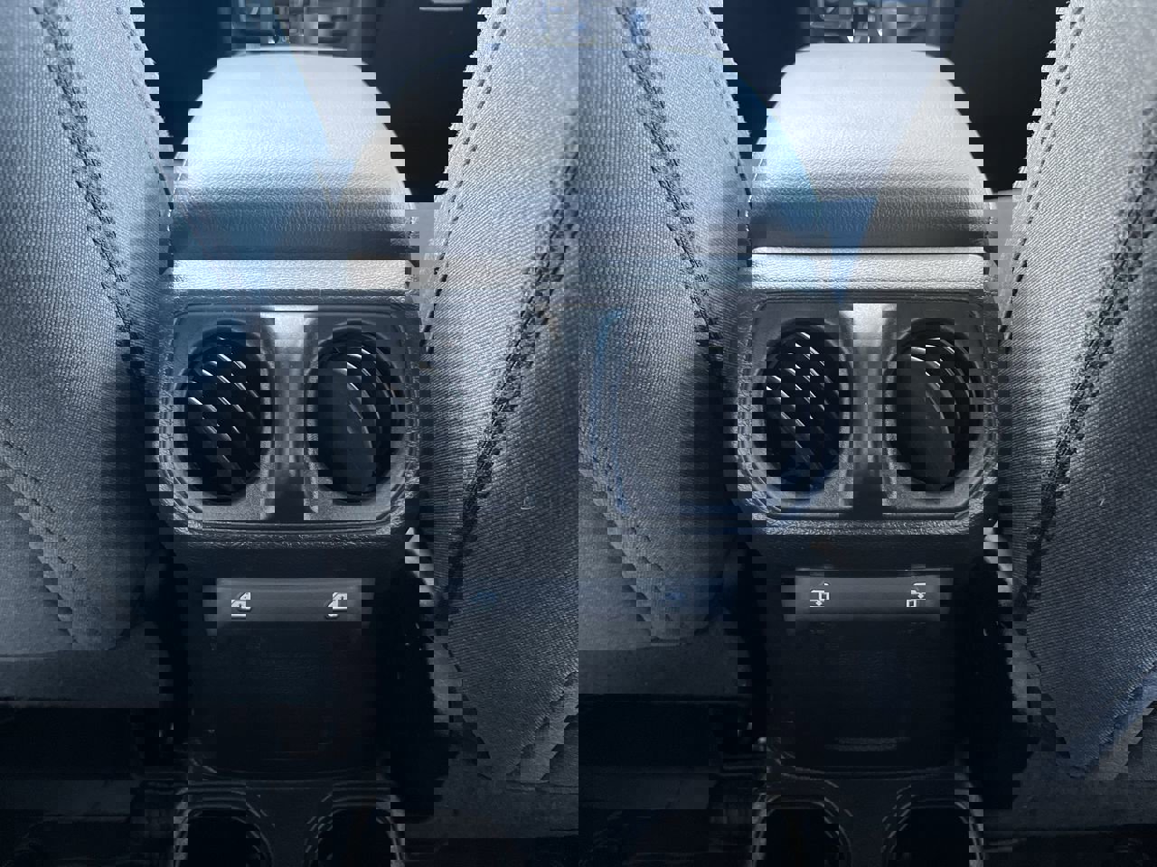 Used 2025 Jeep Wrangler Sport S image 28