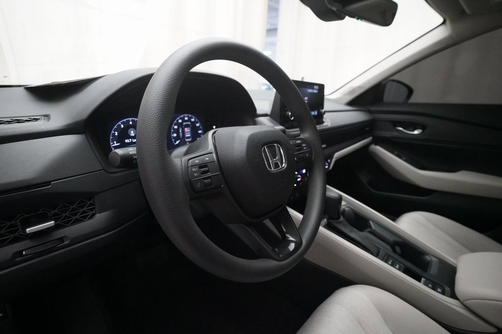 Used 2023 Honda Accord EX image 8