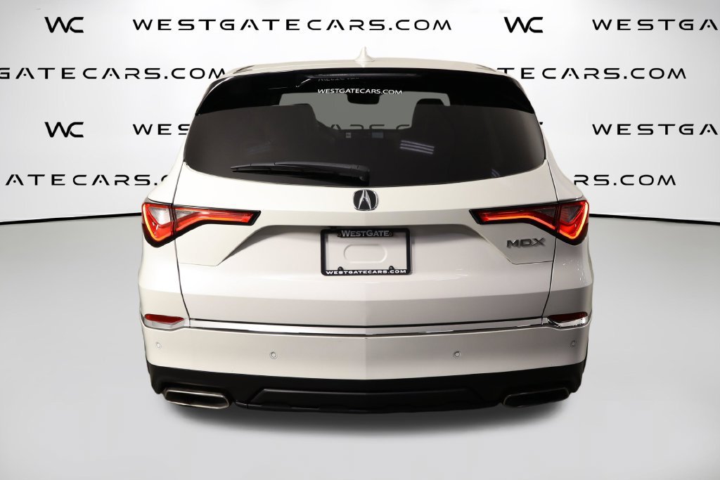 Used 2023 Acura MDX w/ Technology Package FWD image 4