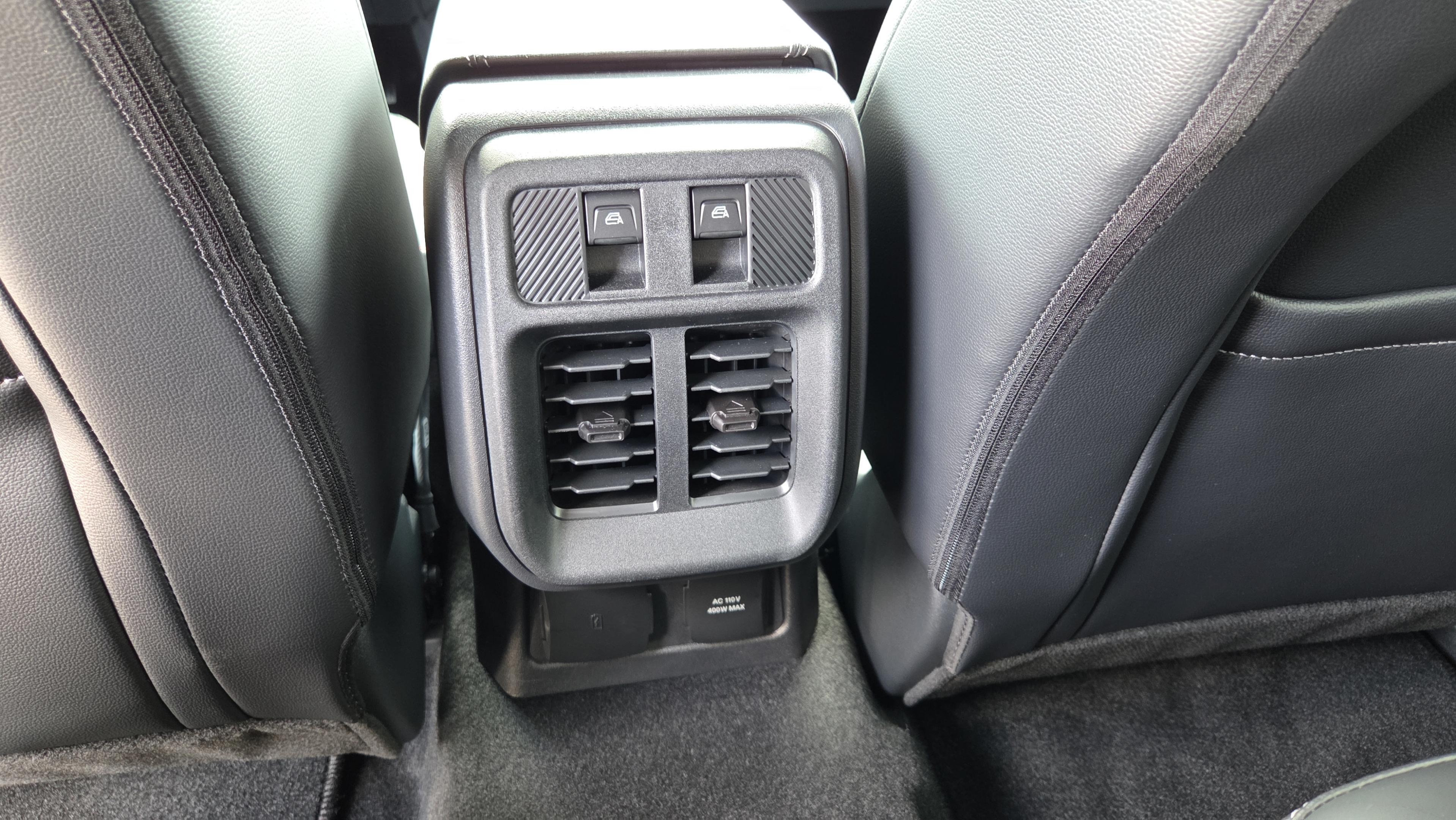 Used 2025 Ford Bronco Outer Banks AWD/4WD image 12