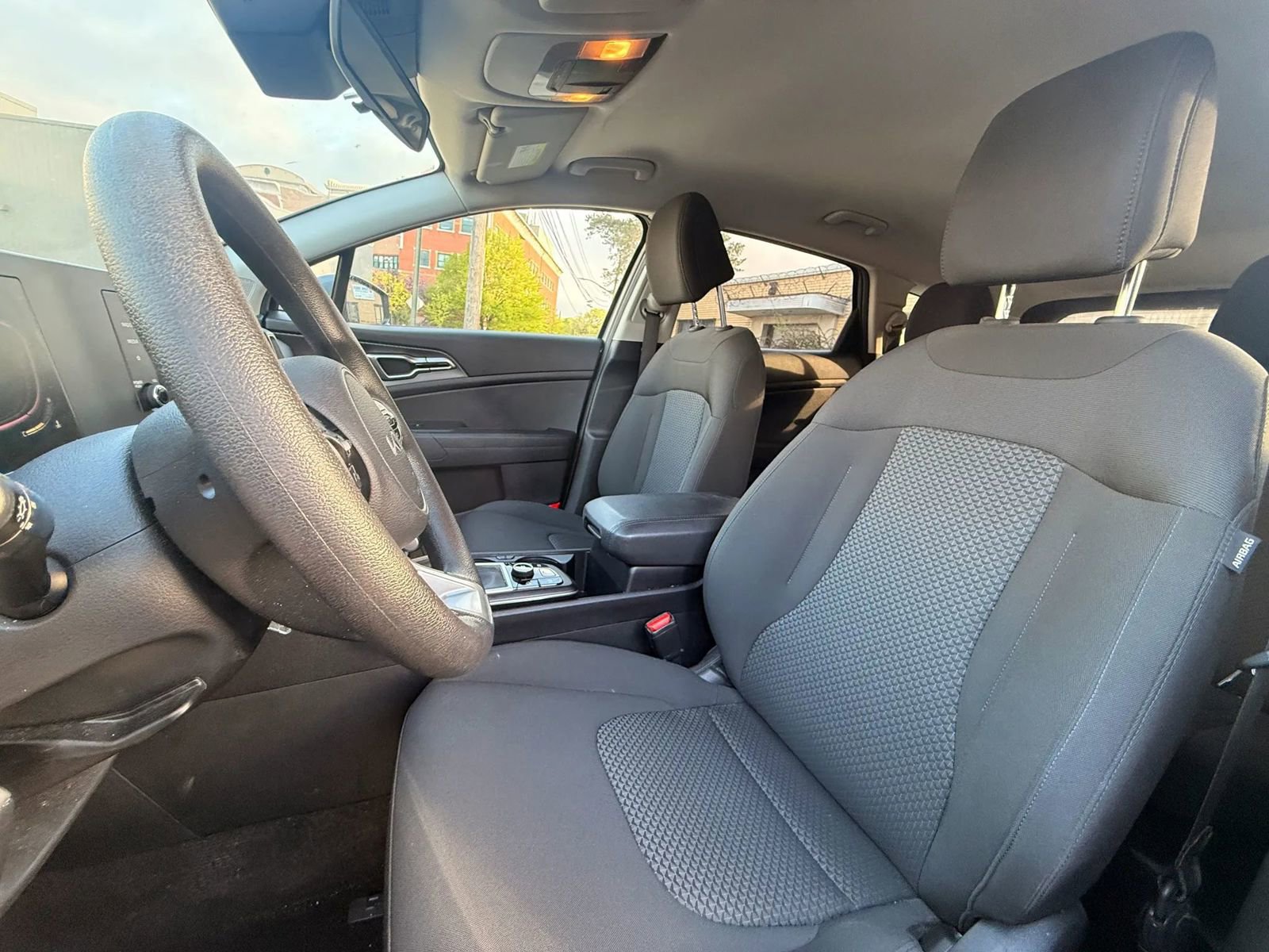 Used 2025 Kia Sportage LX FWD image 12