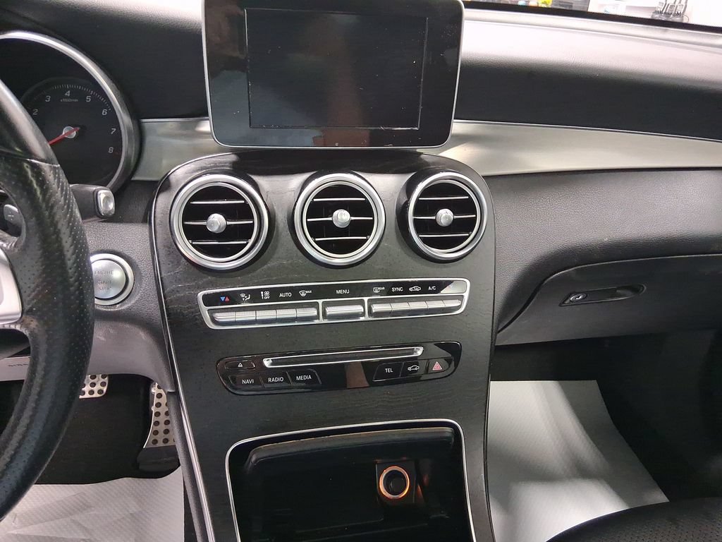Used 2019 Mercedes-Benz GLC 300 image 22