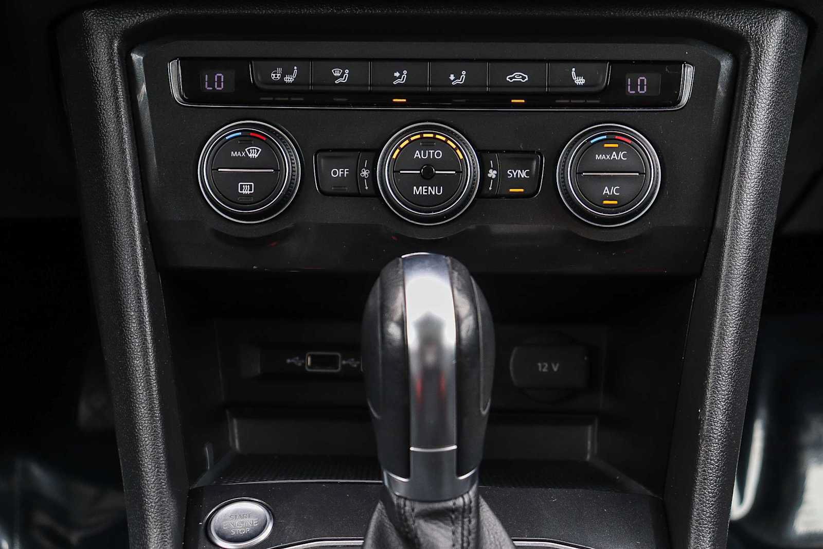 Used 2018 Volkswagen Tiguan SEL Premium FWD image 14