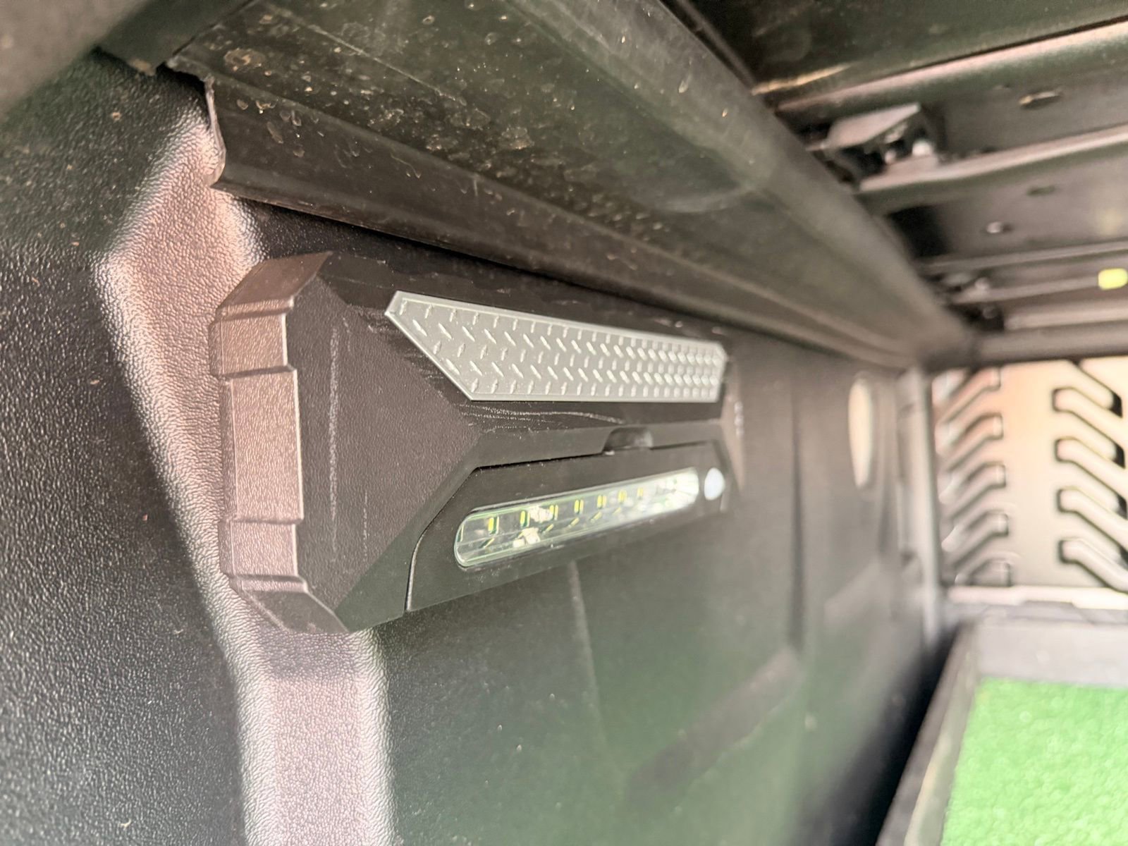 Used 2013 Chevrolet Avalanche LTZ AWD/4WD image 34