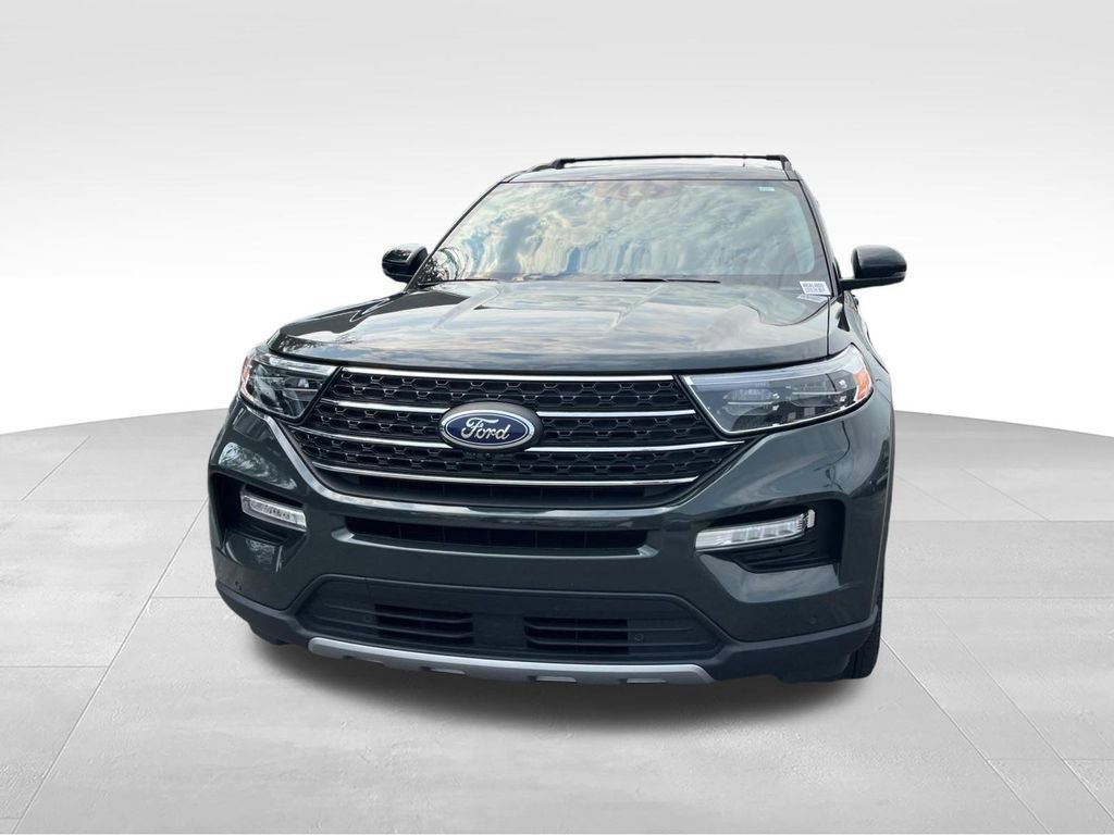 Used 2024 Ford Explorer XLT w/ Equipment Group 202A AWD/4WD image 10