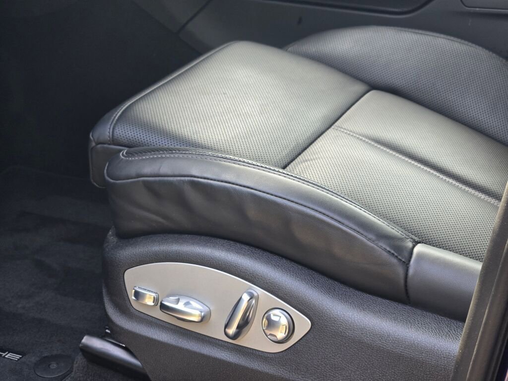 Certified 2025 Porsche Macan image 20