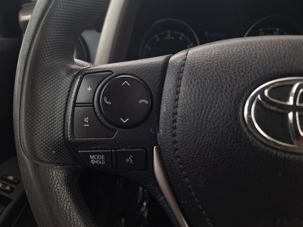 Used 2017 Toyota RAV4 LE FWD image 16