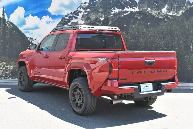 Certified 2024 Toyota Tacoma TRD Sport w/ TRD Sport Premium Package AWD/4WD image 9