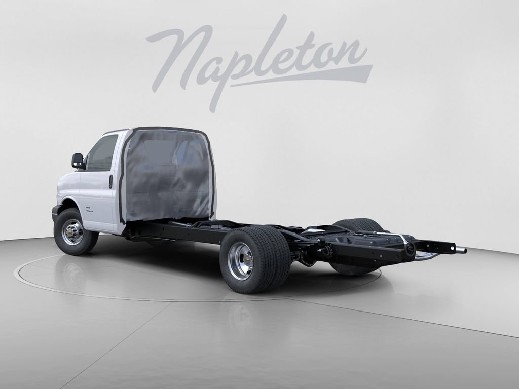 New 2026 Chevrolet Express 3500 w/ Power Convenience Package RWD image 4