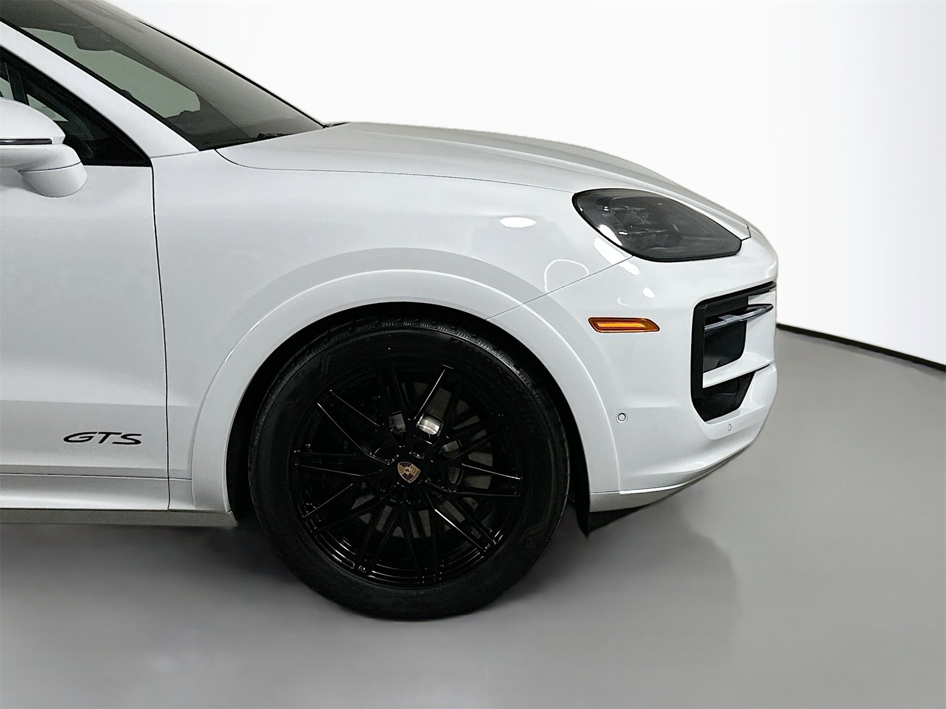 New 2026 Porsche Cayenne GTS image 14