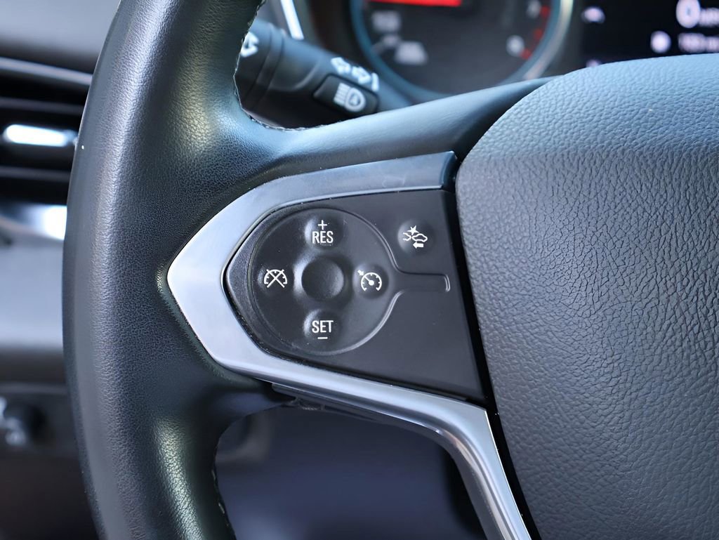 Used 2023 Chevrolet Traverse LT image 35