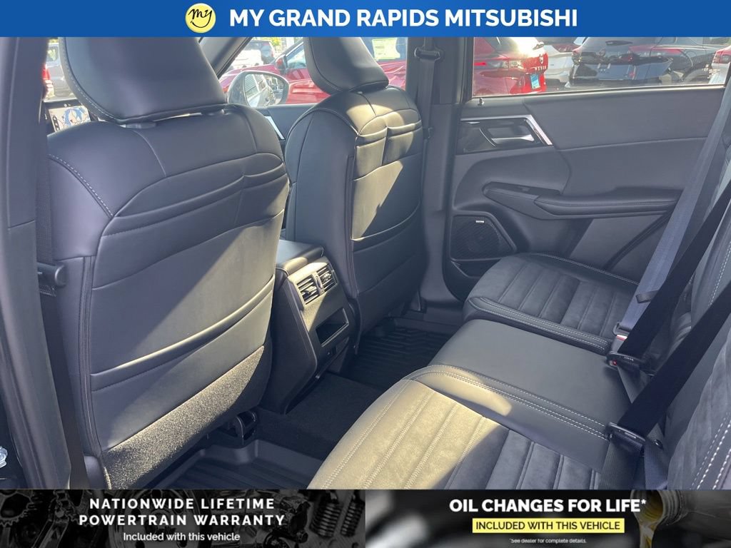 New 2026 Mitsubishi Outlander LE AWD/4WD image 20