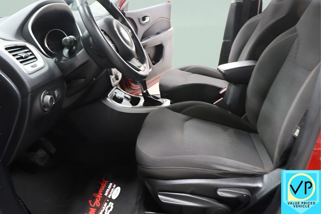 Used 2018 Jeep Compass Sport w/ Tech Group image 19