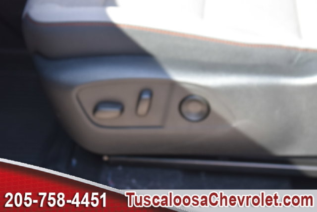 New 2027 Chevrolet Traverse LT w/ Driver Confidence Package FWD image 17