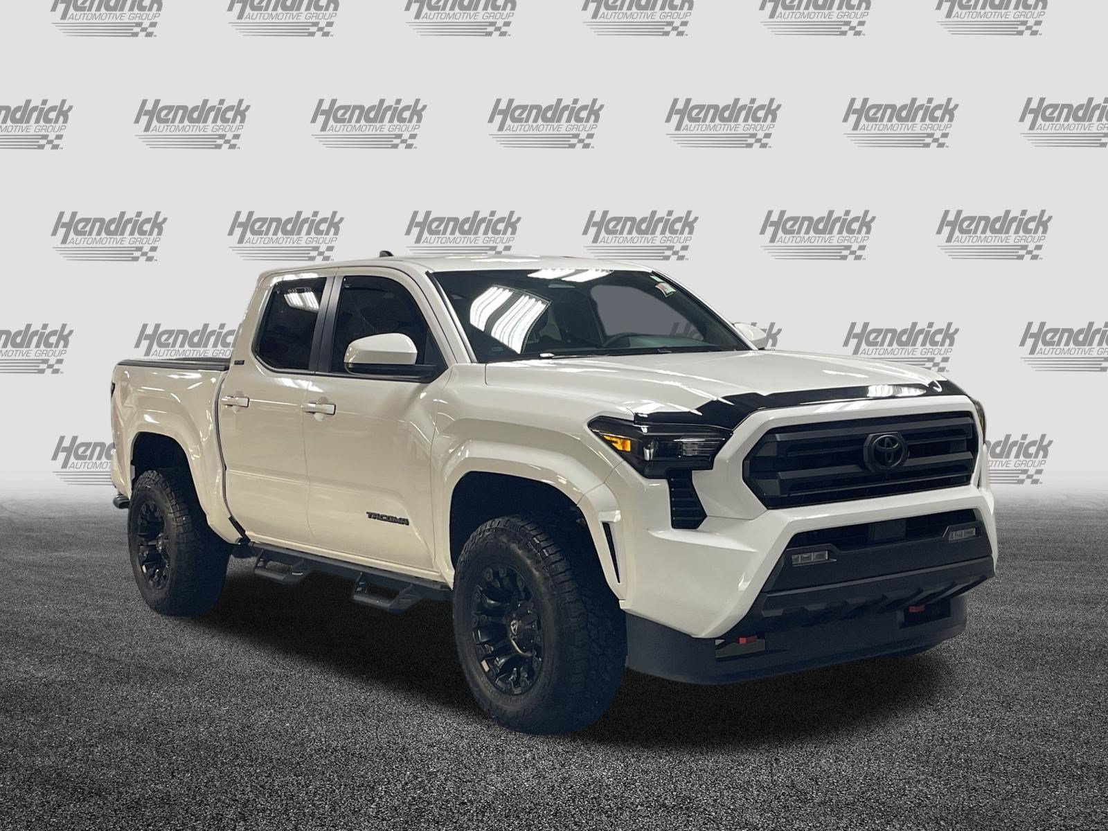Used 2025 Toyota Tacoma SR5 AWD/4WD image 2
