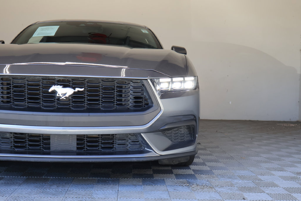 Used 2024 Ford Mustang Coupe RWD image 5